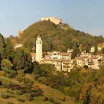 Alojamento de Acomodação e Pequeno-almoço Al Lauro 3*