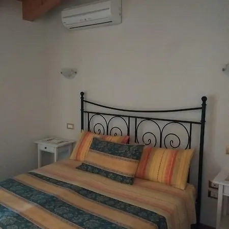 Al Lauro Bed & Breakfast 3*