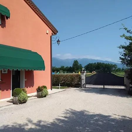 Al Lauro Bed and Breakfast