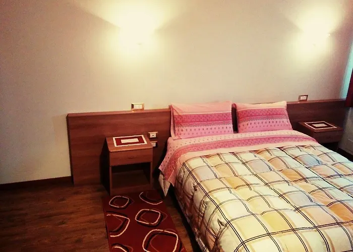 Al Lauro Nocleg ze śniadaniem 3*
